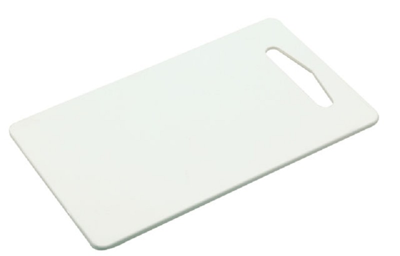Planche à découper en plastique blanc 34x24x0,6